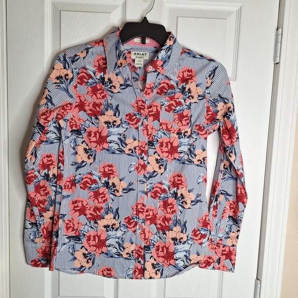 Ariat Tops - Ariat Women's Blue and Red Floral Button Down Fitted Shirt Size Medium